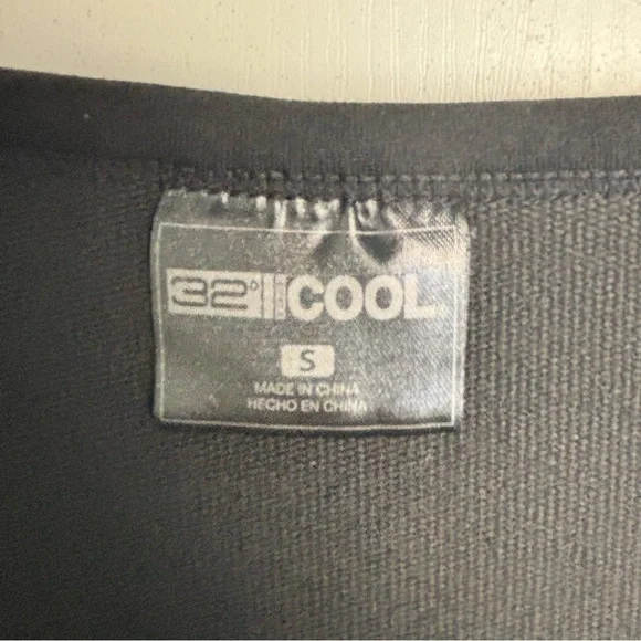 32 Degrees Cool Black V-Neck Dress - Picture 3 of 5